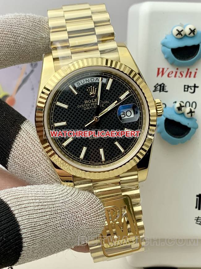 Super clone watch PPM factory black dial plaid RolexDay-Dateyellow gold mechanical front live photo