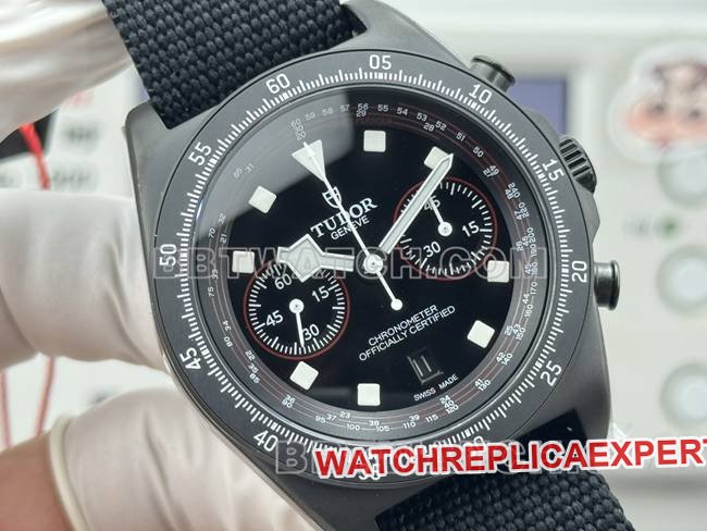 top-tier replica watch collar submersible V+ factory Tudor white 7750 mechanical front live photo