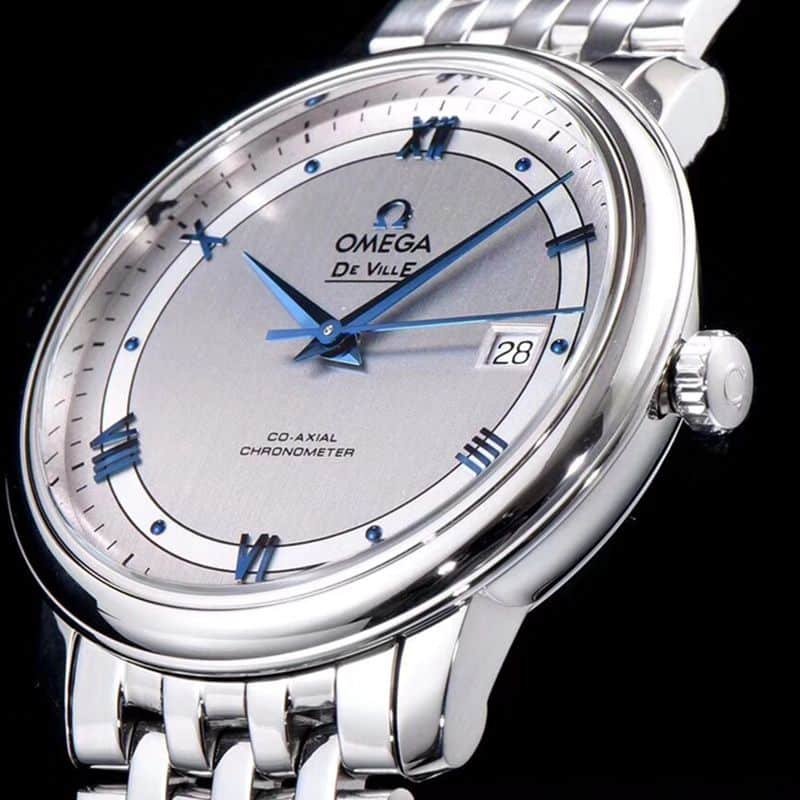 Omegahigh-quality replica watch De Ville series men's mechanical ultra-thin watch white steel track white surface detail shots