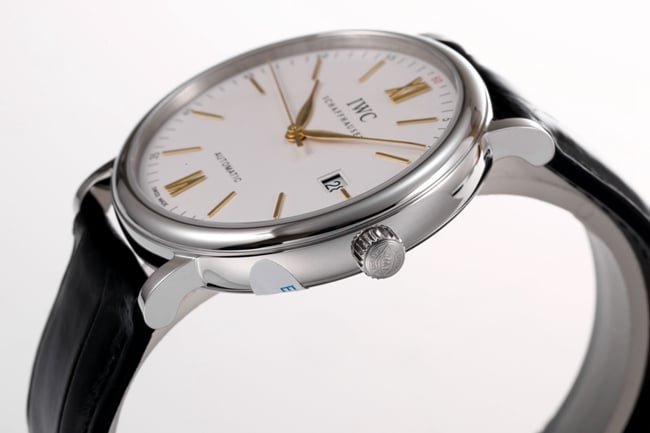 V7 factory IWC top-tier replicahigh-quality replica watch men's white dial black belt wave Fino series disc automatic movementleather strap watch side view