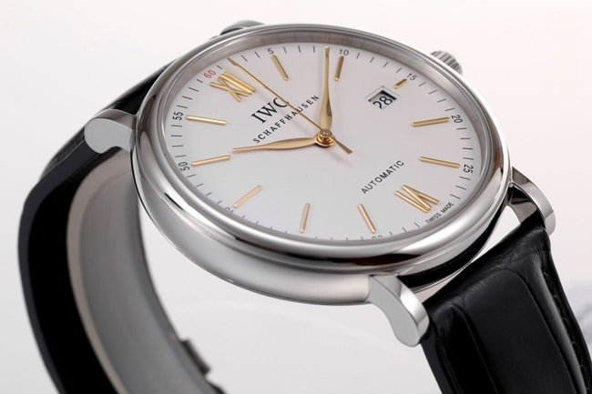 V7 factory IWC top-tier replicahigh-quality replica watch men's white dial black belt wave Fino series disc automatic movementleather strap watch detail shots