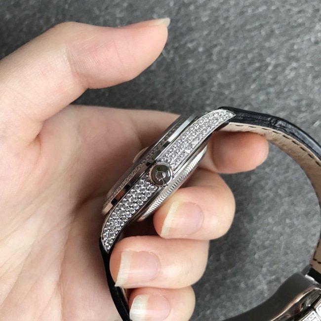 top-tier replica watch Rolex men's gray plate black belt log series baby's breath automatic movement crocodile leather strap watch side view