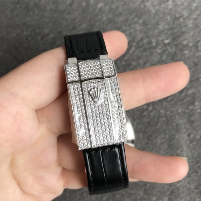 top-tier replica watch Rolex men's gray plate black belt log series baby's breath automatic movement crocodile leather strap watch clasp picture
