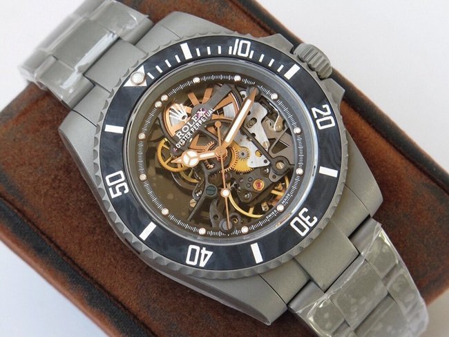 top-tier replicasuper clone watch Rolex fully hollow Submariner series men's steel bracelet mechanical watch front view