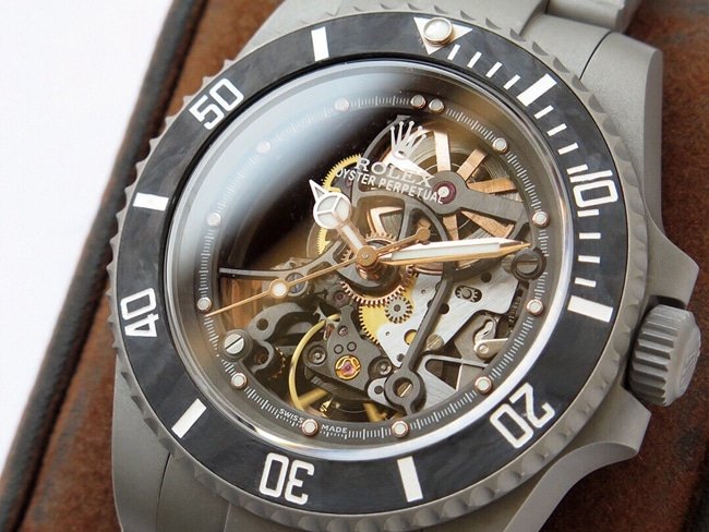 top-tier replicasuper clone watch Rolex fully hollow Submariner series men's steel bracelet mechanical watch front view