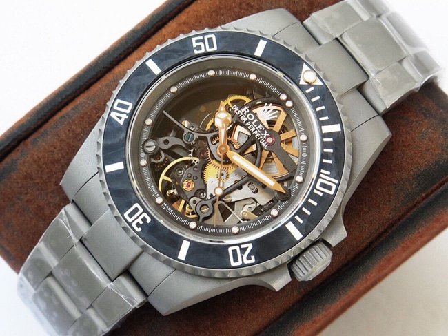 top-tier replicasuper clone watch Rolex fully hollow Submariner series men's steel bracelet mechanical watch front view