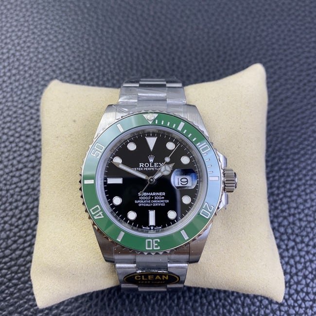 Clean Factorytop-tier replica watch Rolex men's black dialsteel braceletBlack Submariner41mm automatic movement watch front view