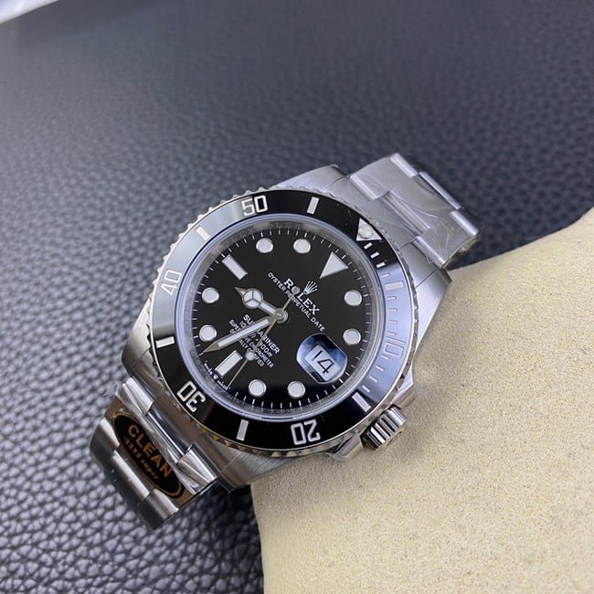 Clean FactoryRolextop-tier replica watch Black Submariner41mm men's black dialsteel braceletautomatic movement watch front view