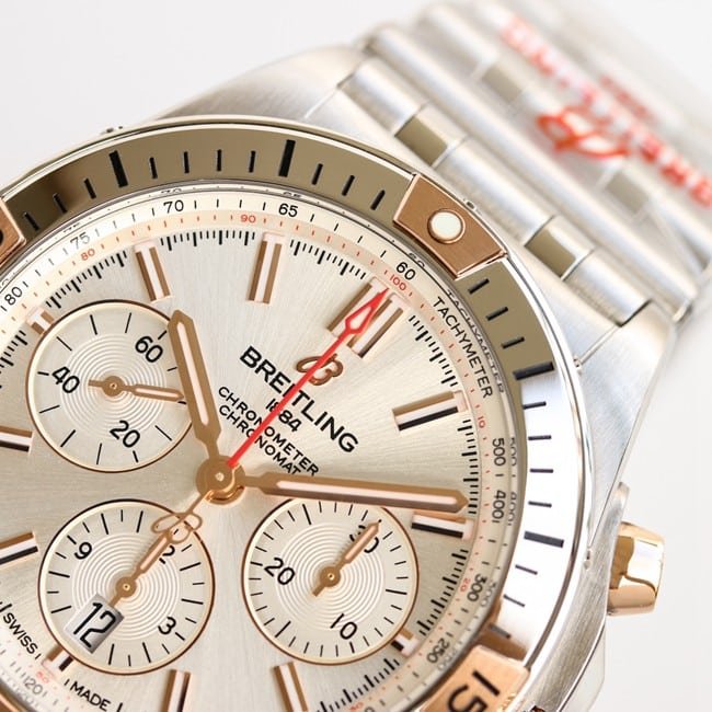 top-tier replicaBreitlinghigh-quality replica bullet chainAsia-7750movement42mm white dialsteel bracelet men's detail shots