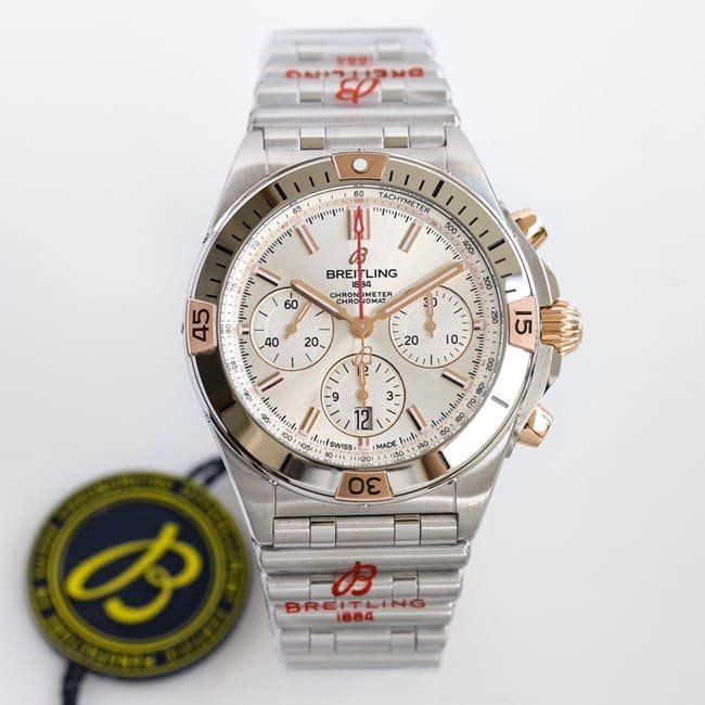 top-tier replicaBreitlinghigh-quality replica bullet chainAsia-7750movement42mm white dialsteel bracelet men's front view