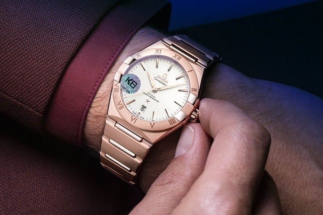 top-tier replicaOmega fifth generation constellation series white dialrose gold silver steel bracelet men's watch front view