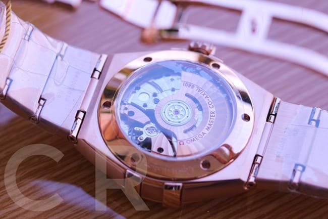 top-tier replica watch Omega fifth generation constellation series black dial gold steel bracelet men's watch movement picture