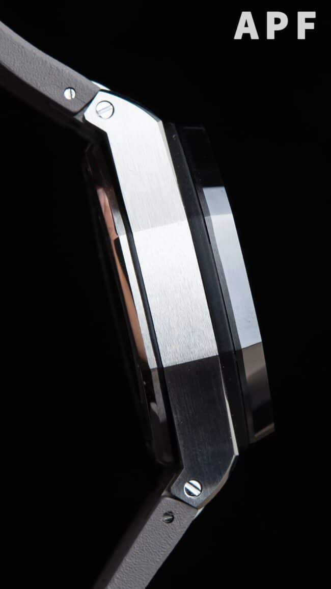 top-tiersuper cloneAPFAudemars PiguetRoyal Oak Offshore 26400 watch gray dial side view