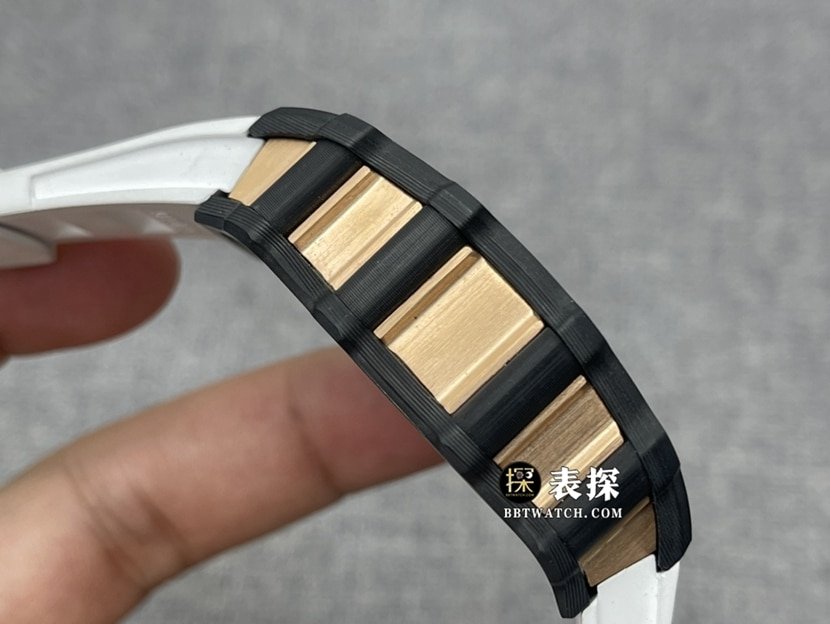 Richard Mille men's RM 21-011: 1top-tier replica watch men's hollow dial tourbillon rubber model pictures and prices side live photo