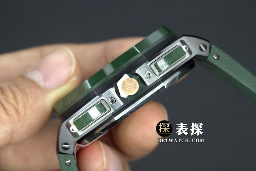 APF factory Audemars PiguetRoyal Oak offshore type 264051:1top-tier replica watch men's color ceramicgreen dial rubber model pictures and prices side live photo